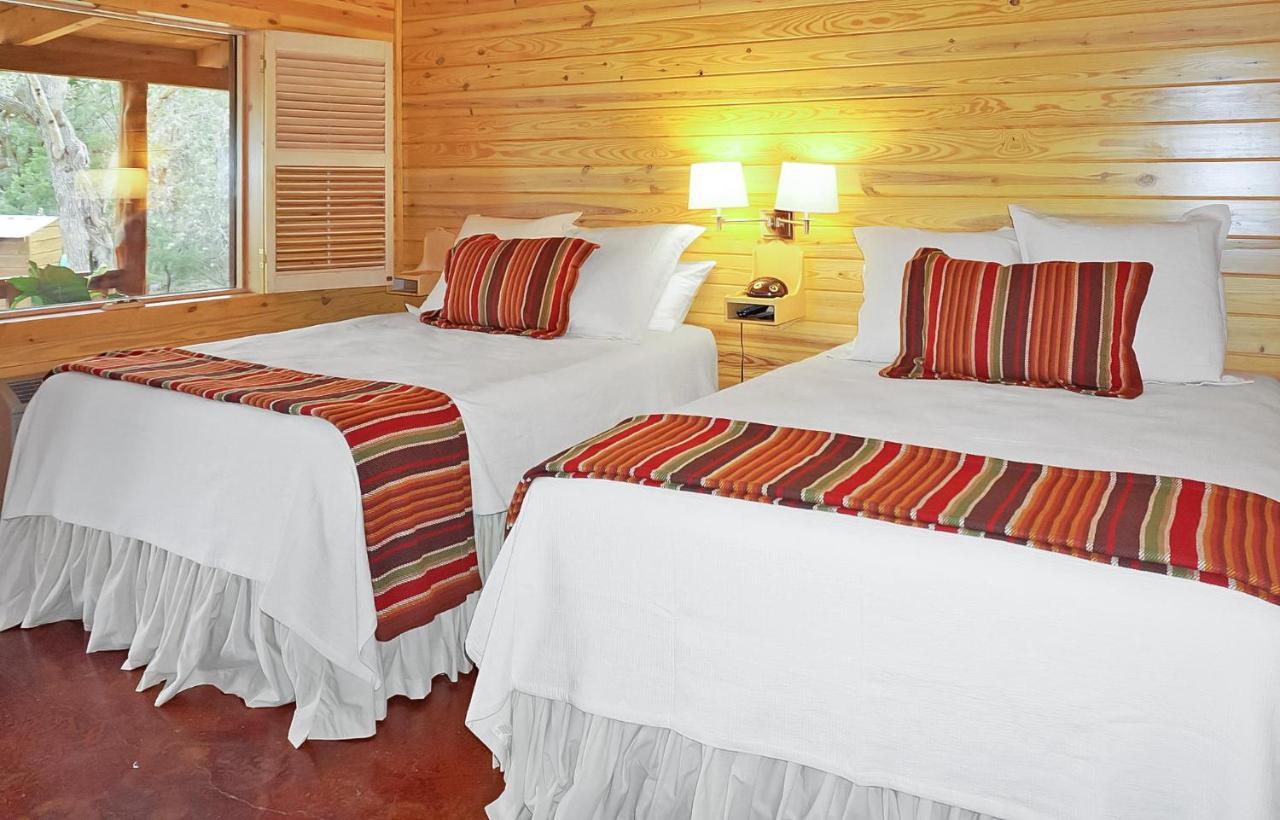 Wimberley Log Cabins Resort And Suites- Unit 7 Ngoại thất bức ảnh